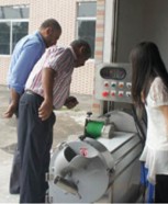 為埃及客戶提供瓜果脫皮、切割、風(fēng)干、包裝生產(chǎn)線