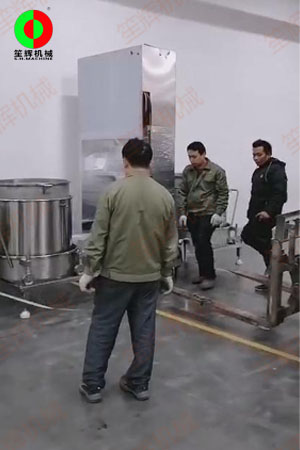 肇慶高新區(qū)KJKJ公司姜汁生產(chǎn)線設(shè)備安裝現(xiàn)場(chǎng)