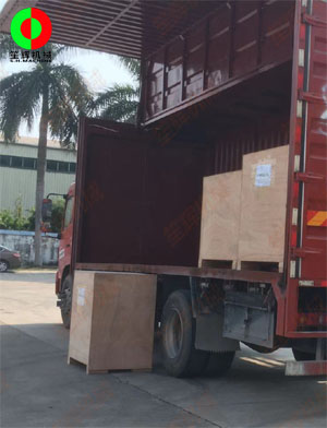 越南客戶訂購的水產加工設備裝車發貨，按期交付！