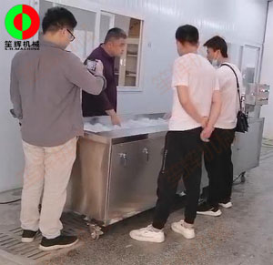 蔬菜清洗設備送達客戶現場,并考察其后續改造項目設備需求!