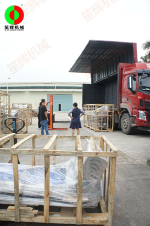 多功能洗菜機等一批蔬菜清洗加工設備發(fā)貨交付客戶!