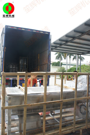 冬瓜削皮機和渦流洗菜機等食品前處理加工機械裝車出貨!