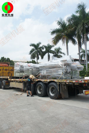 經(jīng)銷定購的渦流洗菜生產(chǎn)線等凈菜加工設(shè)備又又又裝車發(fā)貨了!