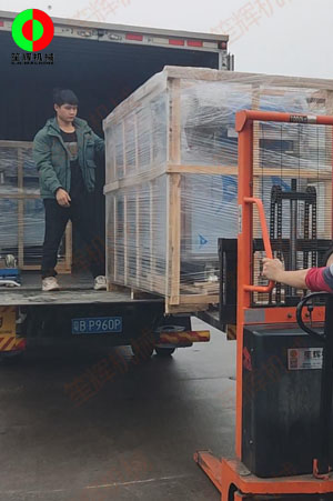 廣州鐘小姐定購的兩臺氣泡洗菜機(jī)按期交付!